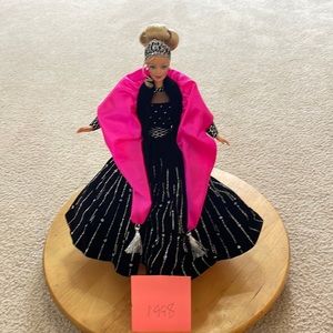 1998 Holiday Barbie doll with no box